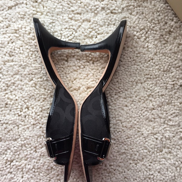 Coach Isla Slides.  Size 7 - Picture 5 of 8